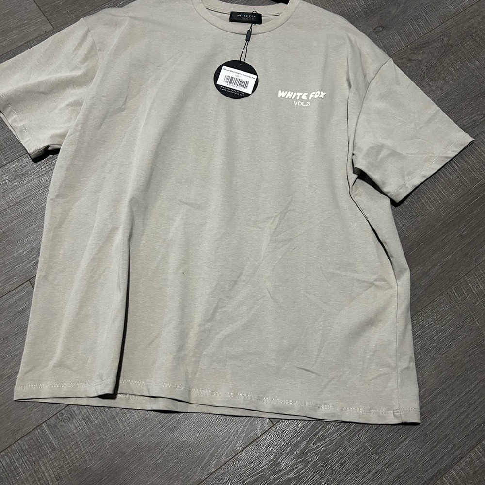 White Fox Boutique Light Gray Short Sleeve Tee